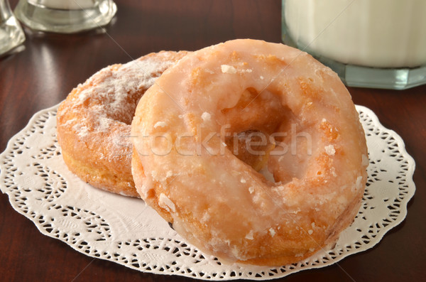 Donuts melk poedersuiker cake glas papier Stockfoto © MSPhotographic