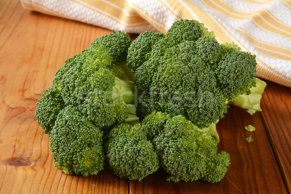 Broccoli vers organisch rustiek houten counter Stockfoto © MSPhotographic