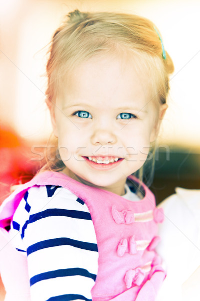 Dziewczynka mały godny podziwu dziewczyna śmiechem Zdjęcia stock © mtoome