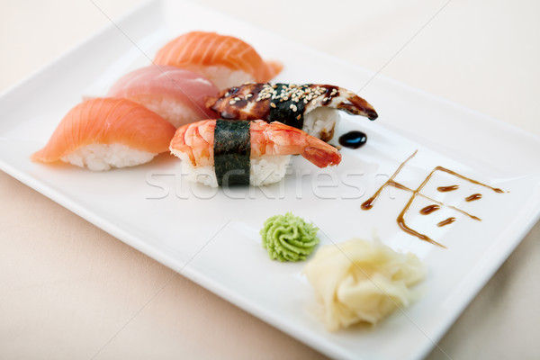 Sushi zestaw krewetki tuńczyka pstrąg węgorz Zdjęcia stock © mtoome