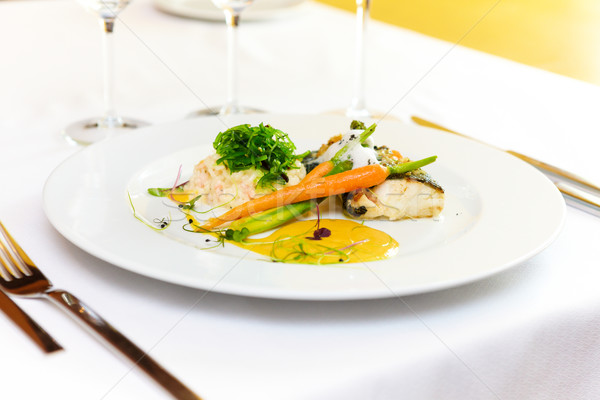 商業照片: 魚片 · 巴黎 · 黃油 · 擔任 · 蔬菜