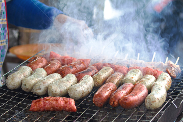 Salsicha fresco quente cães grelhar ao ar livre Foto stock © muang_satun