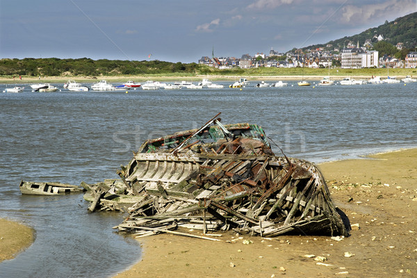 Wrak Francja łodzi plaży dział region Zdjęcia stock © Musat