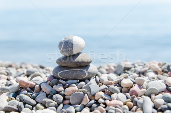 Boglya zen kövek tengerpart tenger óceán Stock fotó © mycola
