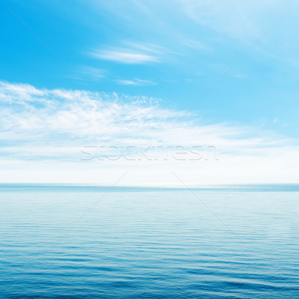 Stockfoto: Blauwe · hemel · wolken · zee · water · licht · achtergrond