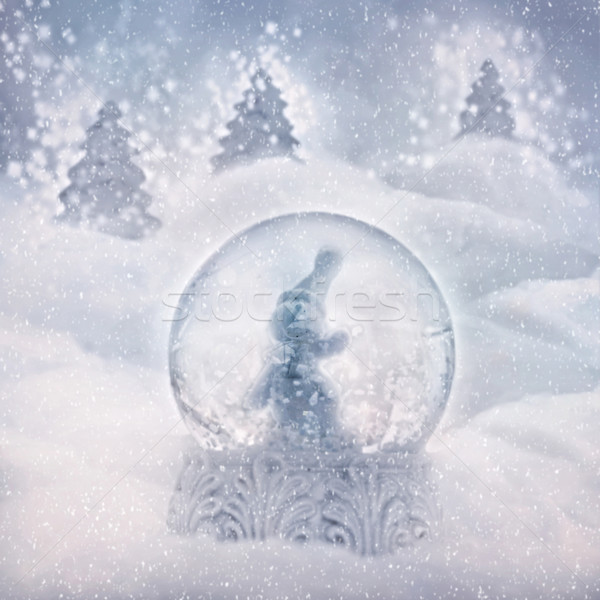 Zăpadă glob om de zapada iarnă Crăciun apă Imagine de stoc © mythja