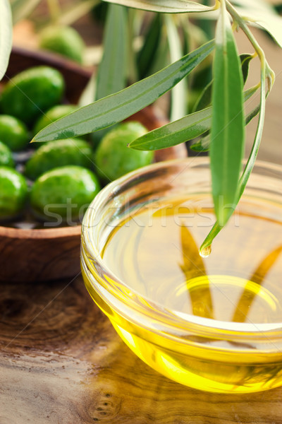 Olivenöl zusätzliche Jungfrau gesunden frischen Oliven Stock foto © mythja