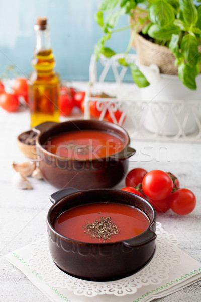 Tomatensoep olijfolie basilicum vegetarisch eten voedsel diner Stockfoto © mythja