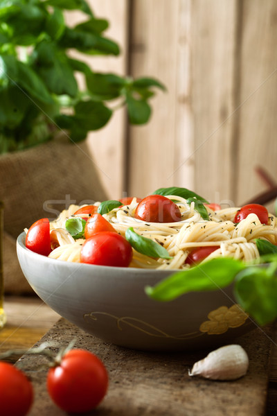 Stock foto: Pasta · Olivenöl · italienische · Küche · Knoblauch · Basilikum · Tomaten