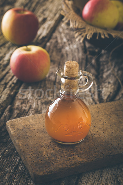 Foto stock: Maçã · vinagre · madeira · garrafa · orgânico