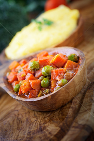 Vegetáriánus vacsora kukorica étel zöldborsó répák Stock fotó © mythja
