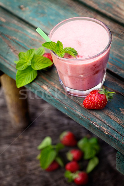 Erdbeere Obst trinken gesunden Bio-Lebensmittel Smoothie Stock foto © mythja