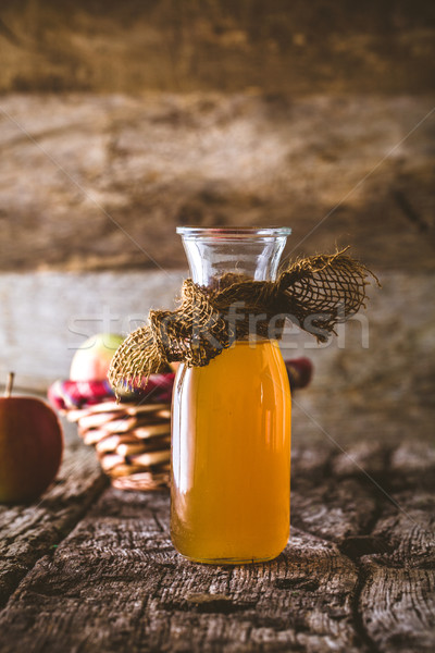 Foto stock: Maçã · vinagre · madeira · garrafa · orgânico