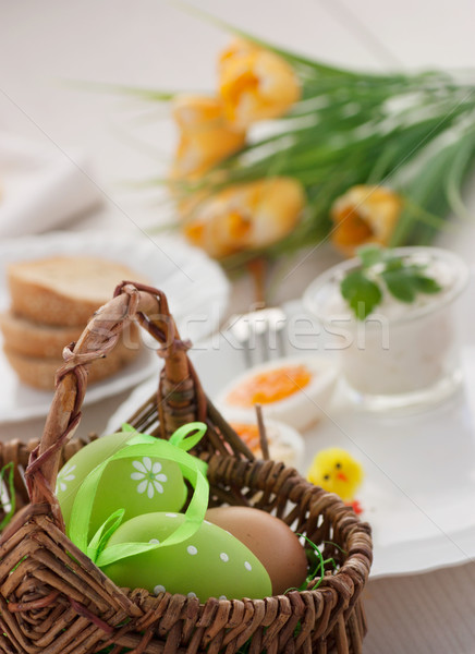 Traditioneel Pasen ontbijt tabel gekookt eieren Stockfoto © mythja
