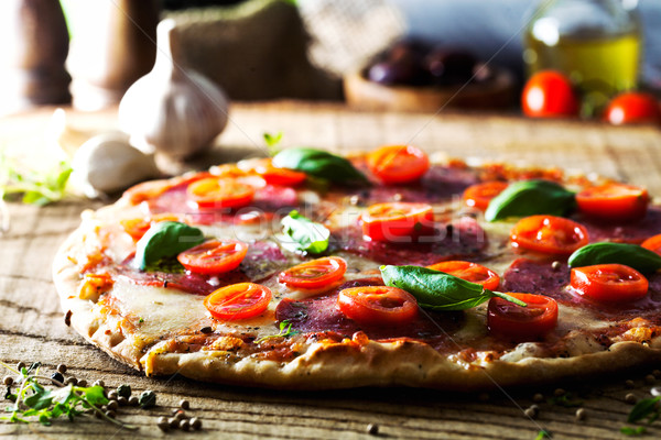 Stok fotoğraf: Taze · pizza · ahşap · İtalyan · peynir · salam