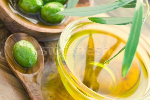 Aceite de oliva extra virgen saludable frescos aceitunas Foto stock © mythja