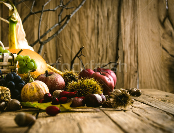 autumn thanksgiving seasonal fruit.