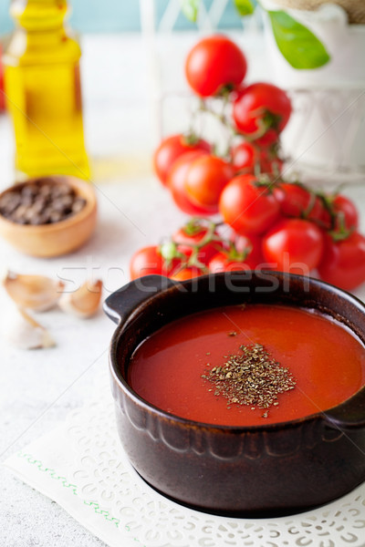 Tomatensoep olijfolie basilicum vegetarisch eten voedsel diner Stockfoto © mythja