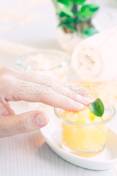 Spa Maniküre Beauty-Produkte weiblichen Hände Frau Stock foto © mythja