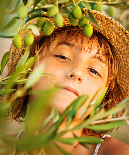 Meisje olijfolie boerderij mooie meisje zomer Stockfoto © mythja