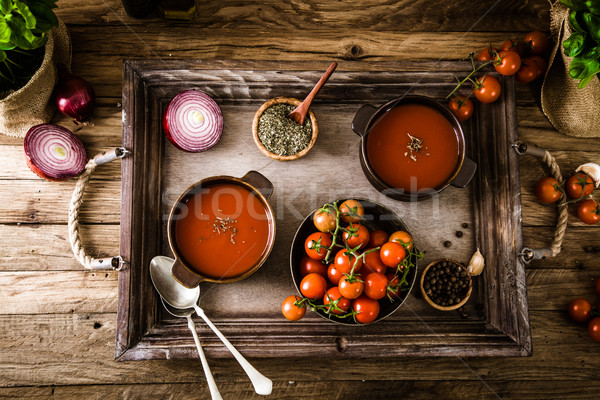 Tomatensoep hout eigengemaakt tomaten kruiden specerijen Stockfoto © mythja