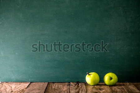 Foto stock: Volver · a · la · escuela · útiles · escolares · manzana · verde · bordo · escuela