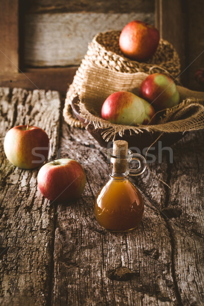 Foto stock: Manzana · vinagre · madera · botella · orgánico