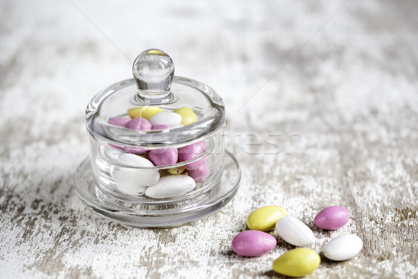 糖果 碗 光明 粉紅色 黃色 白 商業照片 © nailiaschwarz