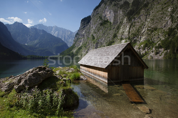 Lago cielo sol montana montanas Foto stock © nailiaschwarz