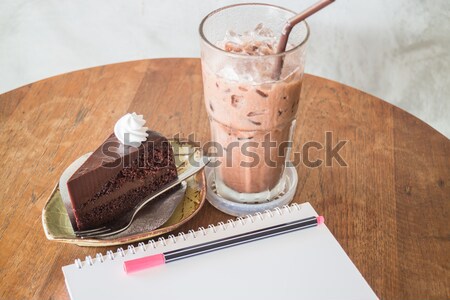 Finom csokoládés sütemény jeges ital stock fotó Stock fotó © nalinratphi