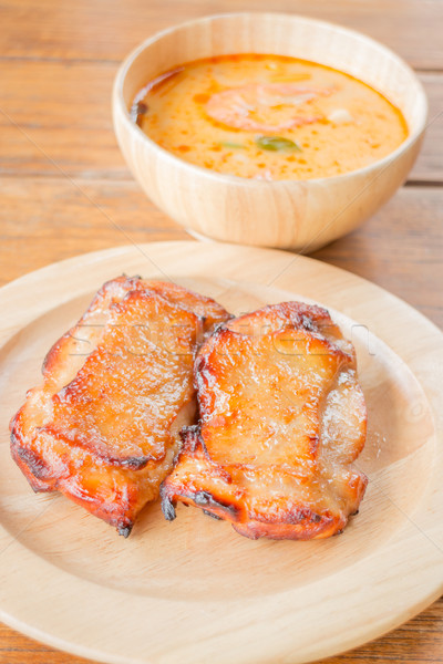 Kip biefstuk gekruid soep houten tafel voorraad Stockfoto © nalinratphi