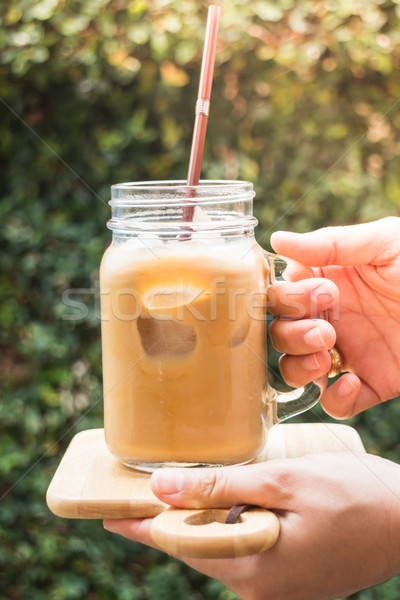 Stock foto: Hand · Glas · eisgekühlt · Milch · Kaffee · Jahrgang