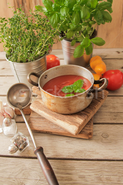 Tomatensoep basilicum pot marmer achtergrond tabel Stockfoto © Naltik