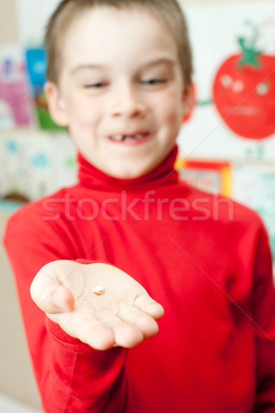 Foto stock: Caduco · diente · nino · mano · superficial · enfoque