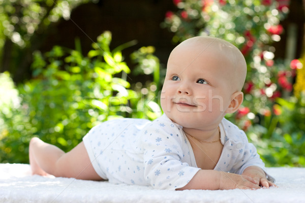 Baby zomer tuin weinig genieten glimlach Stockfoto © naumoid