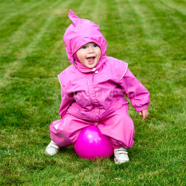Kisgyerek fű aranyos kicsi kislány visel Stock fotó © naumoid