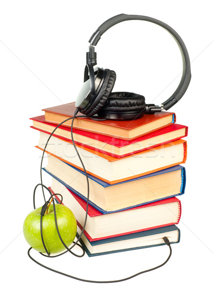 Fones de ouvido velho livros verde Foto stock © naumoid