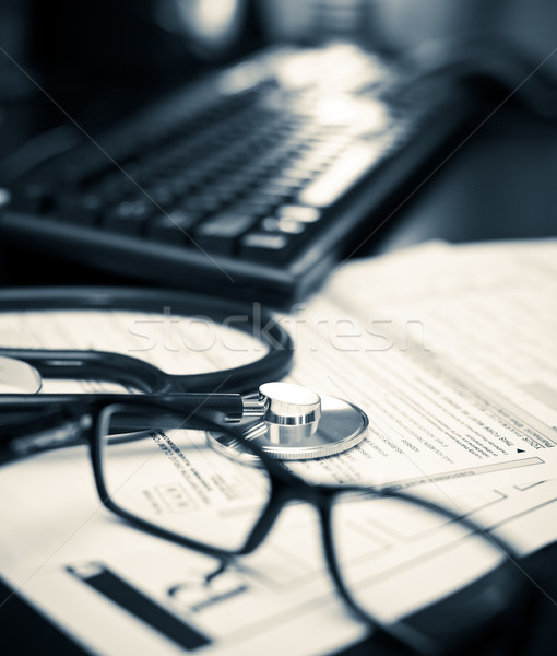 Medical stetoscop reteta formă ochelari stilou Imagine de stoc © naumoid