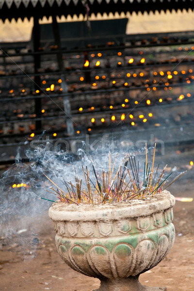 Weihrauch Brennen buddhistisch Tempel Sri Lanka Rauch Stock foto © naumoid