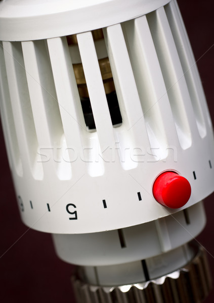 Foto stock: Radiador · termóstato · válvula · vermelho · economia · botão