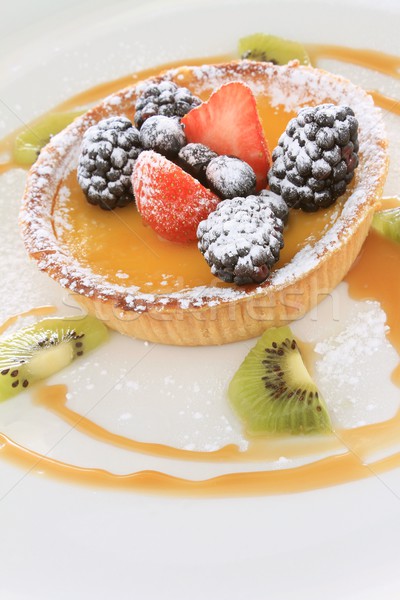 [[stock_photo]]: Fruits · tarte · dessert · été · fraise · déjeuner