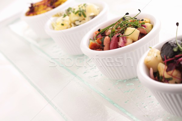 Bufet rece salată alimente cină prânz Imagine de stoc © neillangan