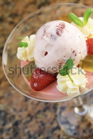 Aardbei ijs muis icecream dessert zomer Stockfoto © neillangan