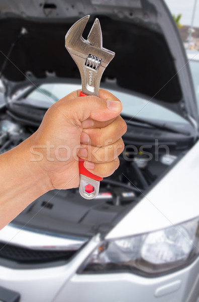 Stock foto: Automechaniker · Hand · Schraubenschlüssel · up · Autoreparatur · Auto