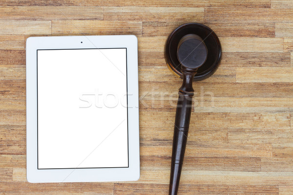 Houten recht hamer tablet exemplaar ruimte scherm Stockfoto © neirfy