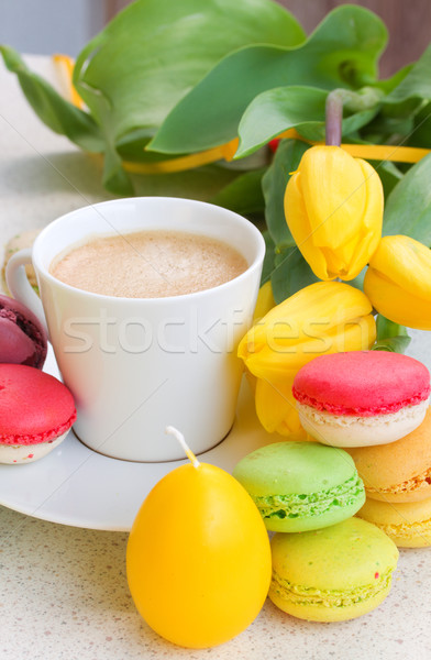 Stock foto: Tasse · Kaffee · Ostern · Frühstück · Frühling · Tulpen