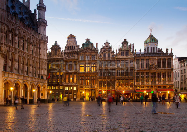 Stadt Platz Ansicht beleuchtet Himmel Stadt Stock foto © neirfy