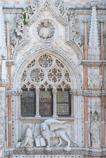 Leão símbolo Veneza pormenor palácio medieval Foto stock © neirfy