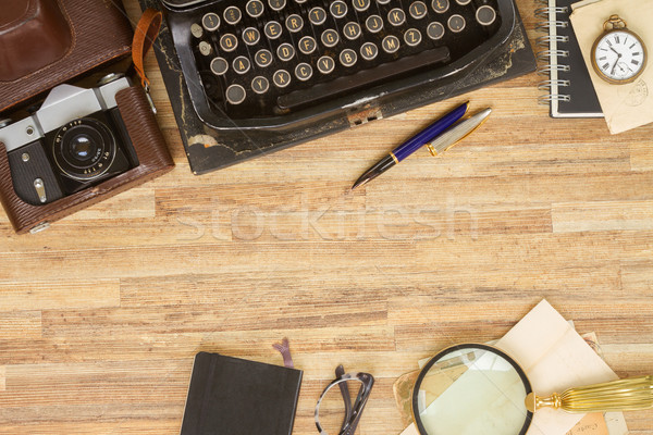 Máquina de escrever tabela preto vintage trabalhando mesa de madeira Foto stock © neirfy