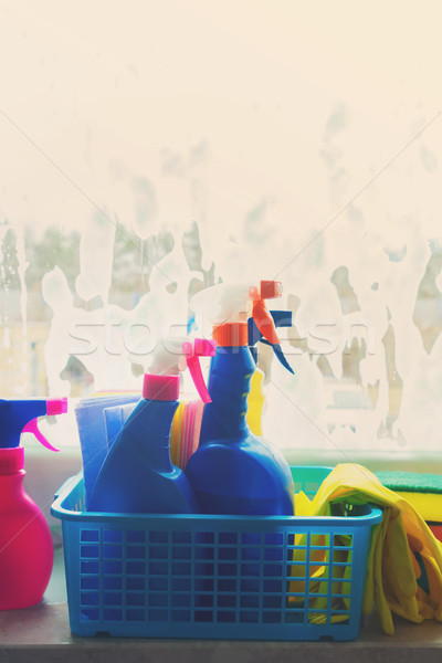 Nettoyage de printemps contenant gants rétro Photo stock © neirfy